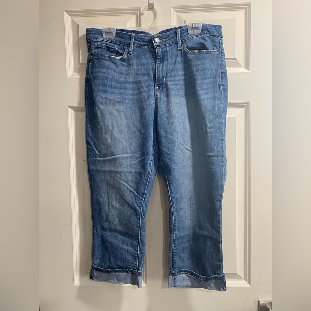 Signature by Levi Strauss Light Blue Cropped Jeans